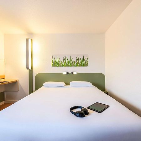 Ibis Budget Villefranche Limas Luaran gambar
