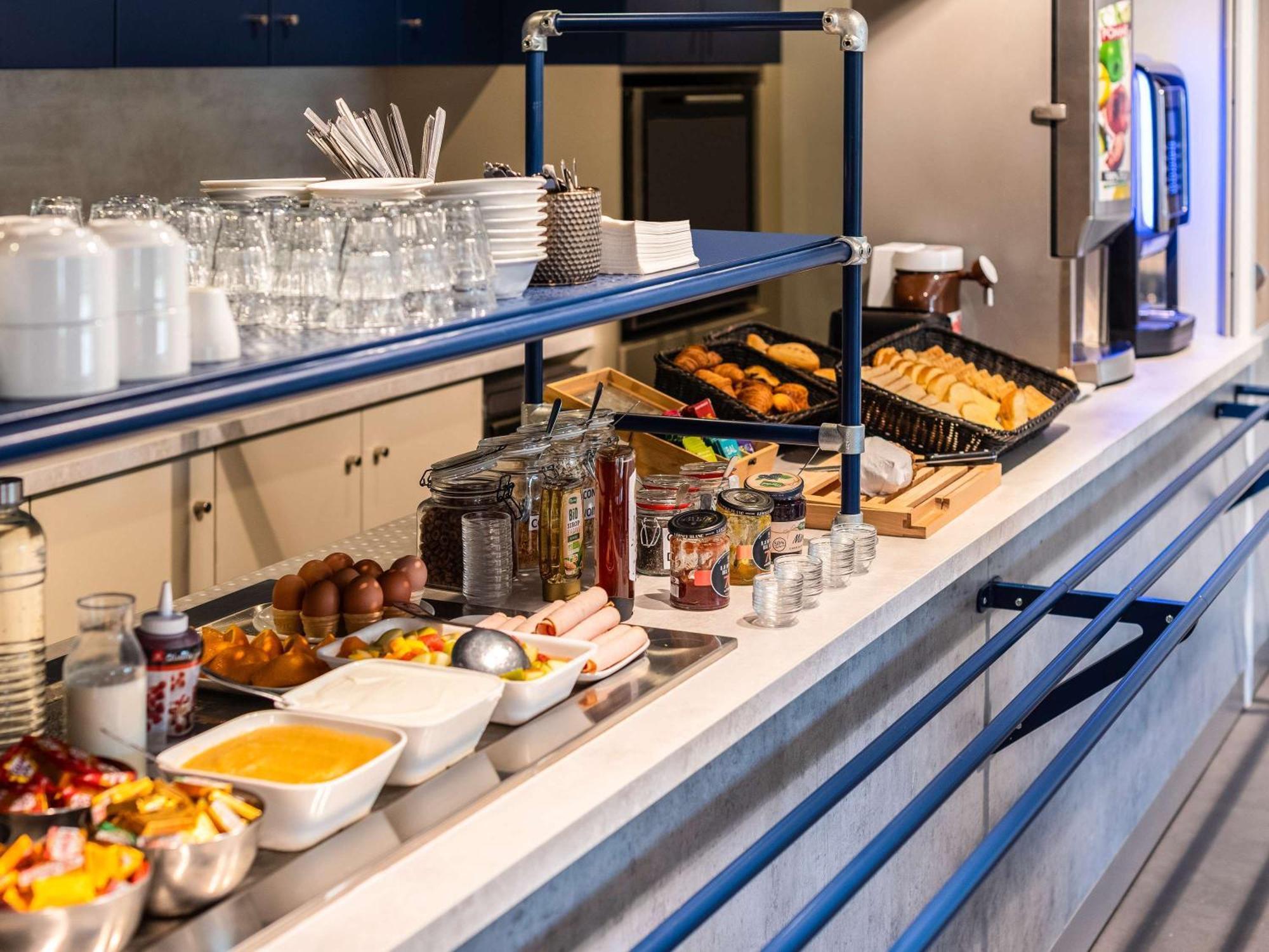 Ibis Budget Villefranche Limas Luaran gambar
