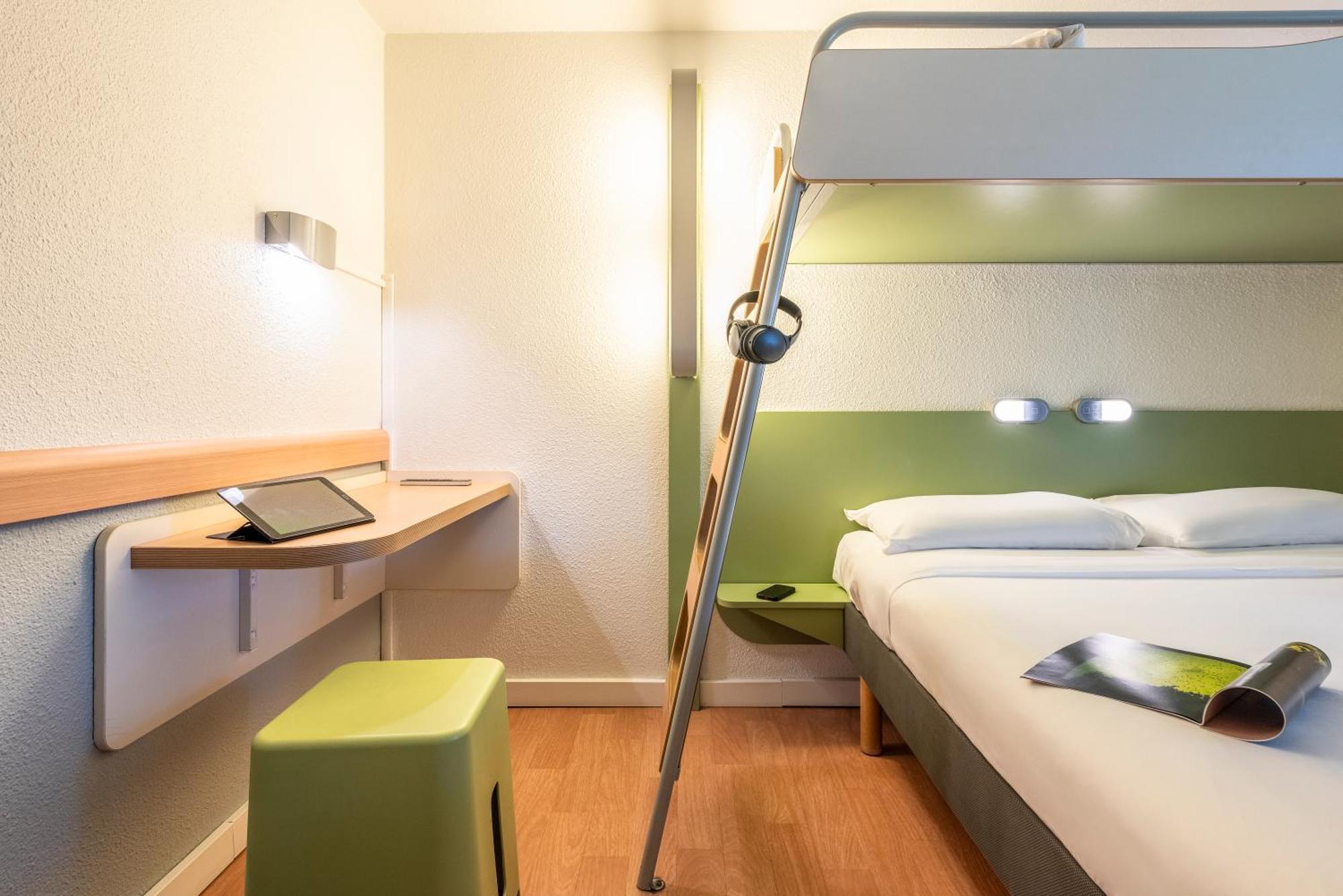 Ibis Budget Villefranche Limas Luaran gambar