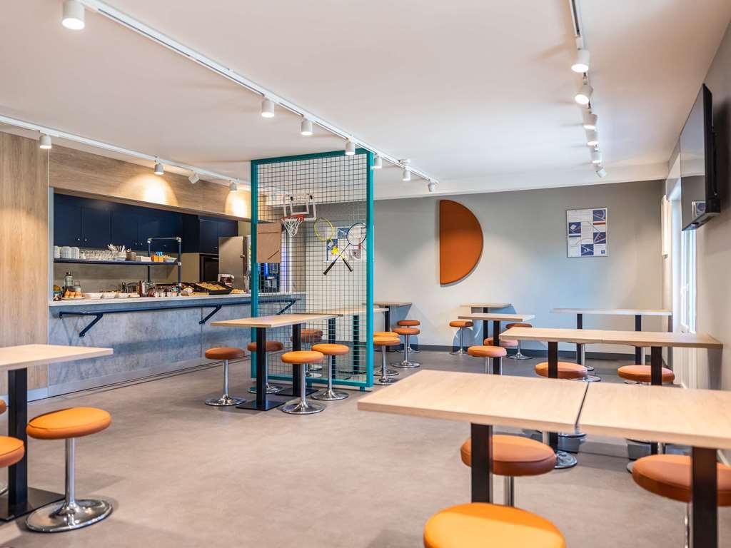 Ibis Budget Villefranche Limas Restoran gambar