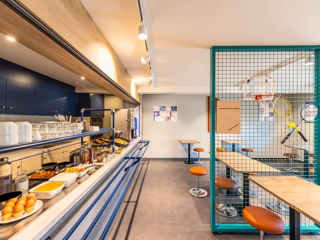 Ibis Budget Villefranche Limas Restoran gambar